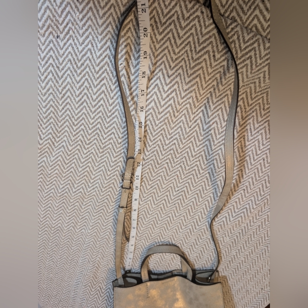GAP Shimmering Gold Tote Bag/Crossbody NWOT - Picture 14 of 16